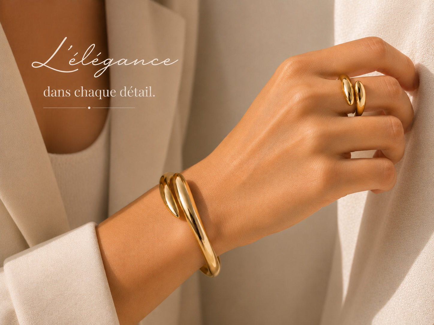 Parure Bracelet Manchette et Bague Dorée — Design Enveloppant
